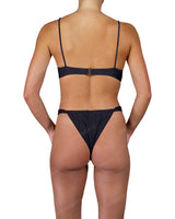 Adjustable Side Strap Bottom