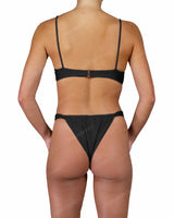 Adjustable Side Strap Bottom